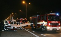 letadlo na dálnici u Brna