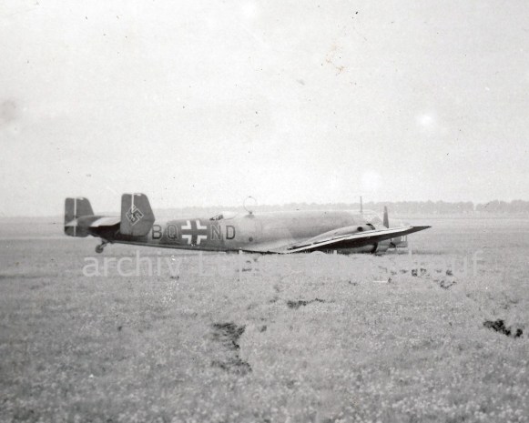 Havarovaný letoun Luftwaffe u Ruzyně