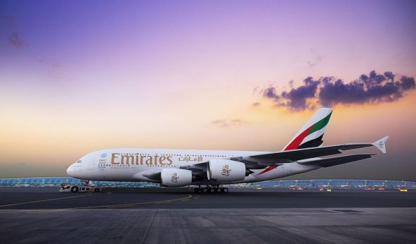 Airbus A380 Emirates na letišti Dubaj