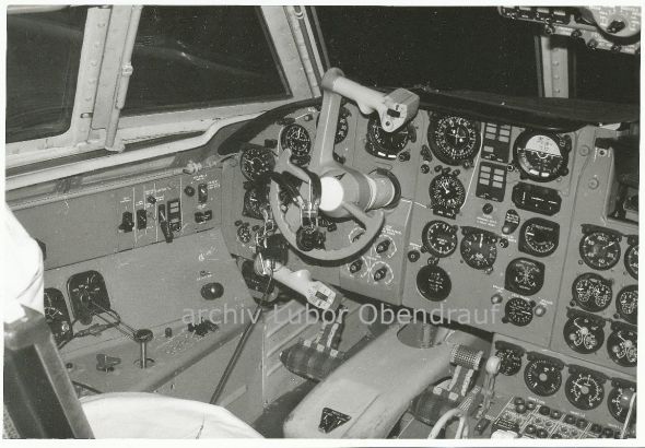 Iljuschin IL 62 cockpit