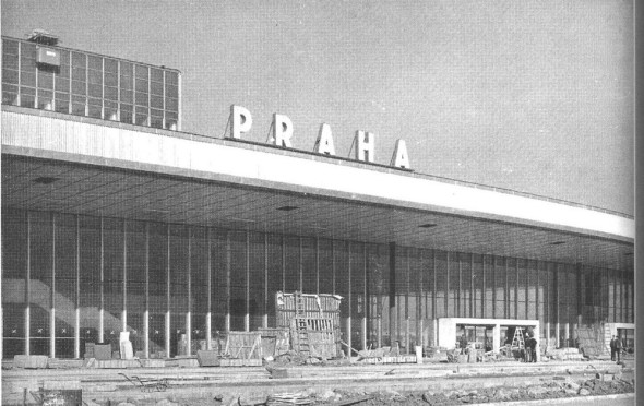 1967 stavba budovy nového letiště Praha Ruzyně