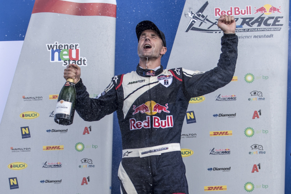Martin Šonka vítěz Red Bull Air Race Vídeň 2018
