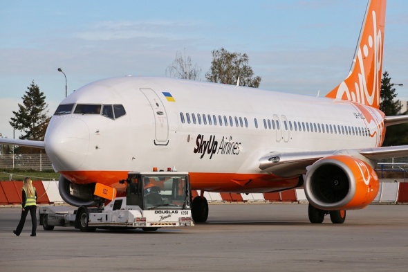 Boeing 737 Prague Airport SkyUp Airlines