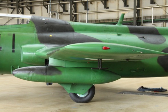 Aero L-29 Delfín 04