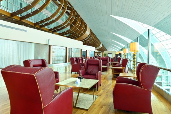 Emirates Business Class salónek letiště Dubaj